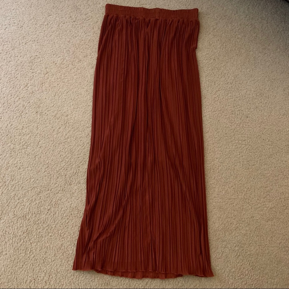 Rust accordion skirt